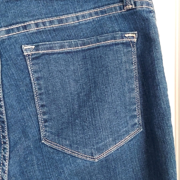 NYDJ Cropped Jeans w/ Cuff - Picture 3 of 8